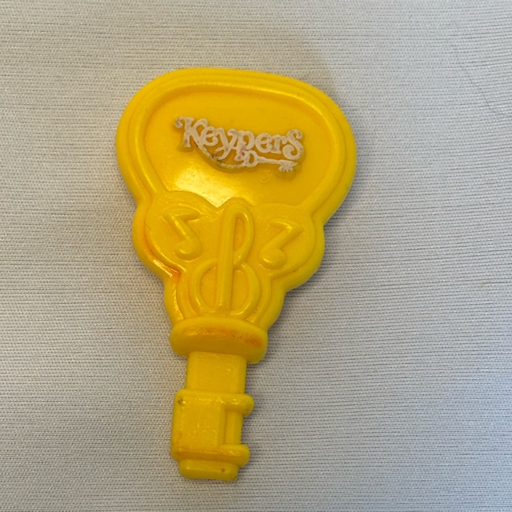 ⭐️3 for 20 sale. Vintage 1980s Tonka Keypers Yellow Music Note Replacement Brush